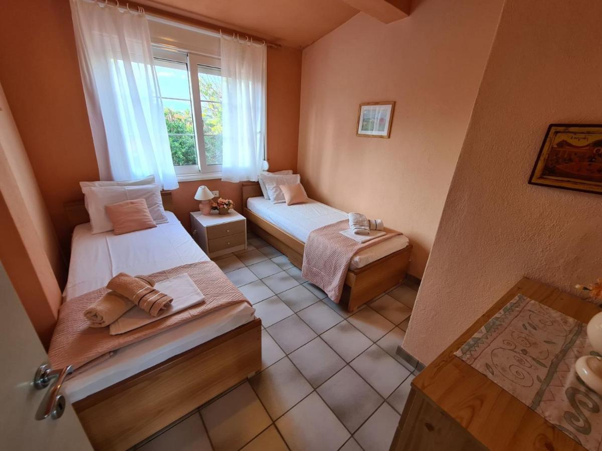 Wonderful House With Private Garden Villa Flogita Buitenkant foto